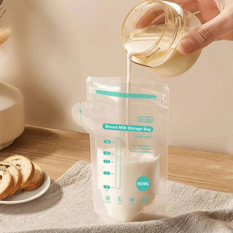 Vue éclatée d’un sachet de conservation lait maternel avec ses fonctionnalités en avant.