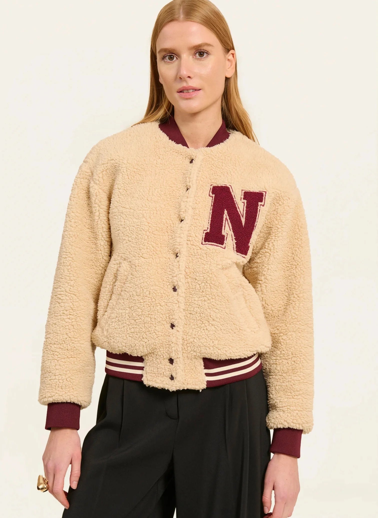 Veste Theonie