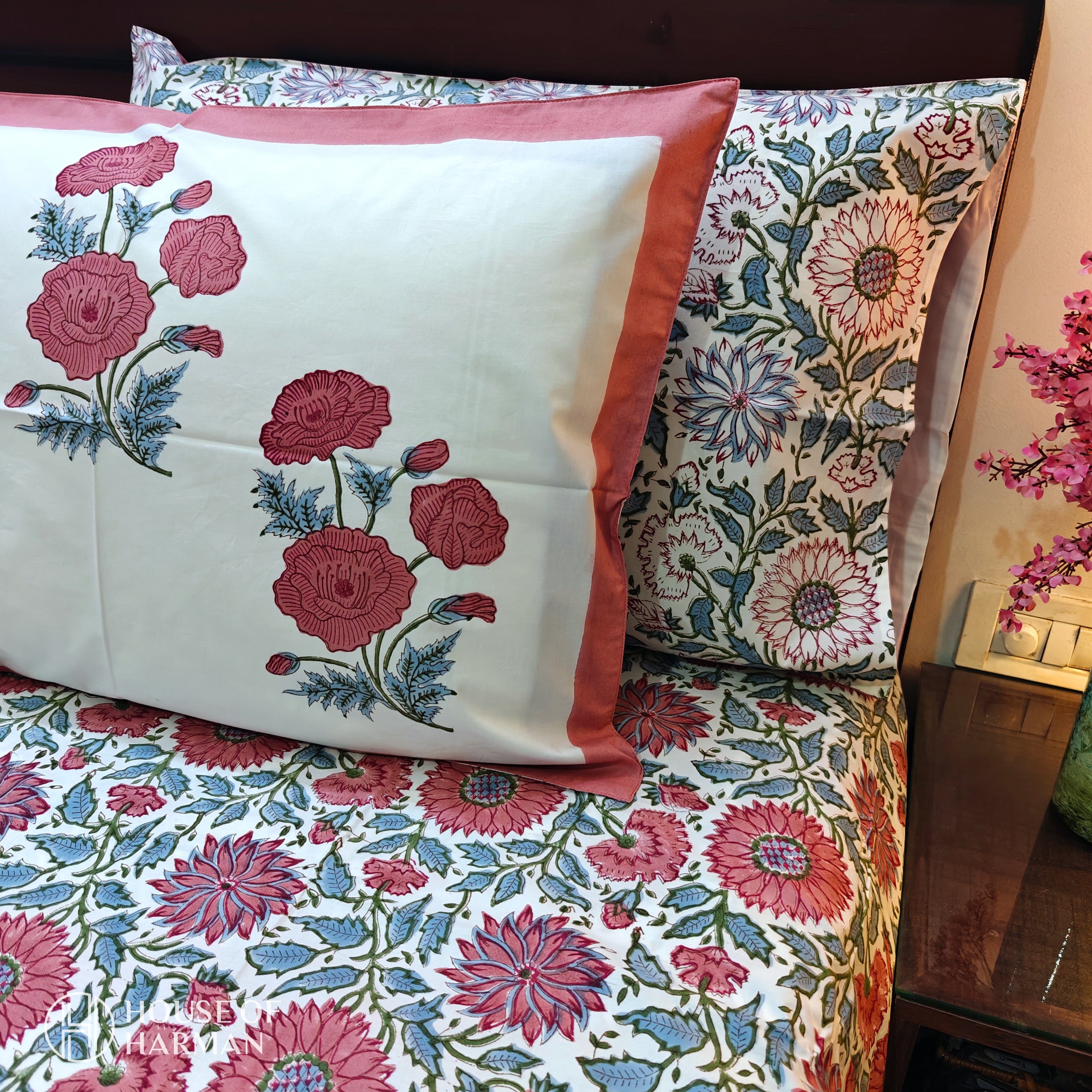Vintage Rosewood Delight Bedsheet-King (90*108 Inches)