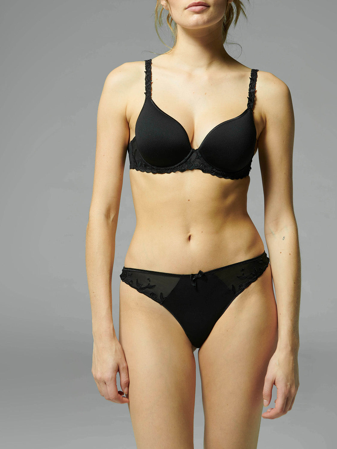 Andora 3D Plunge Controur Bra - Black