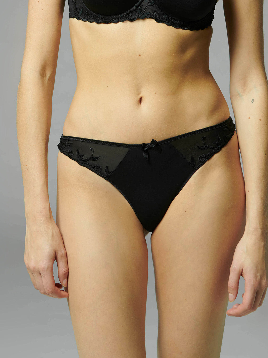 Andora Thong - Black