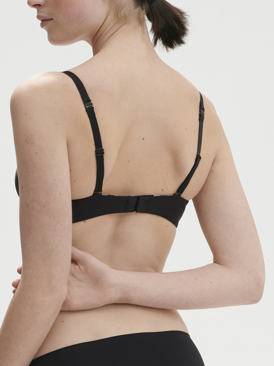 Essentiel Full Cup Bra - Black