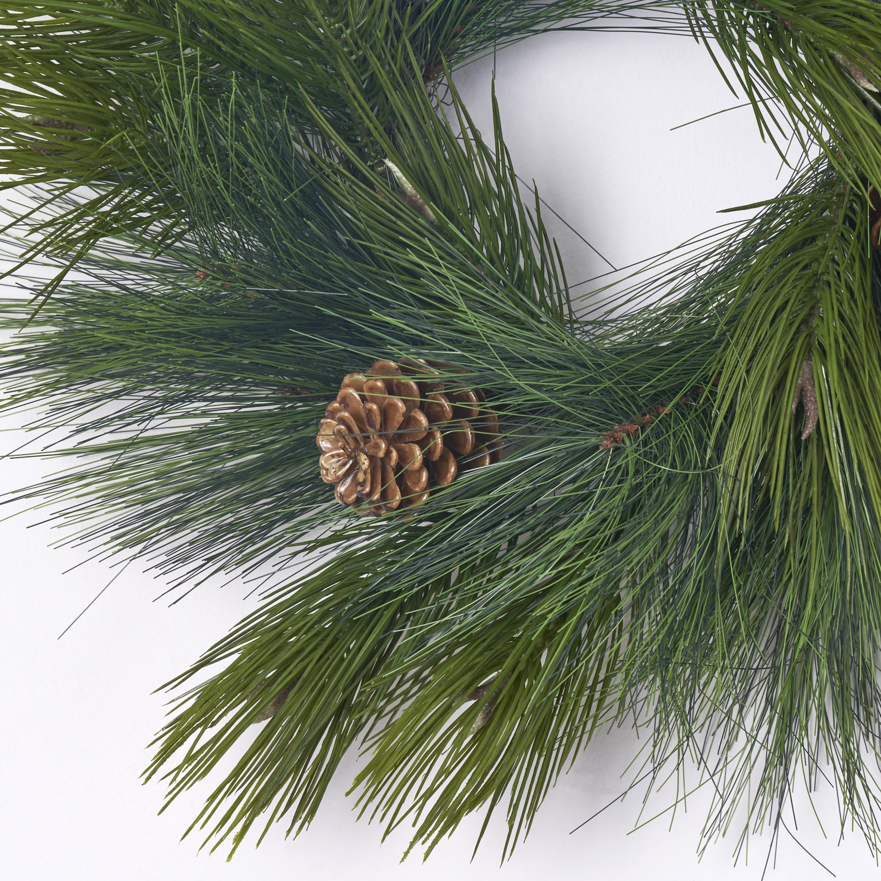 Pre-Lit Long Needle Pine & Pinecone Christmas Garland Winter Centerpie –  Darby Creek Trading