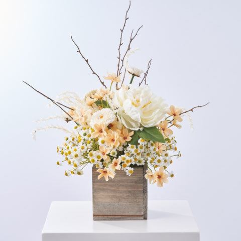 Bleached Pampas Grass Arrangement in Glass Bud Vase with Antiqued Gold –  Darby Creek Trading