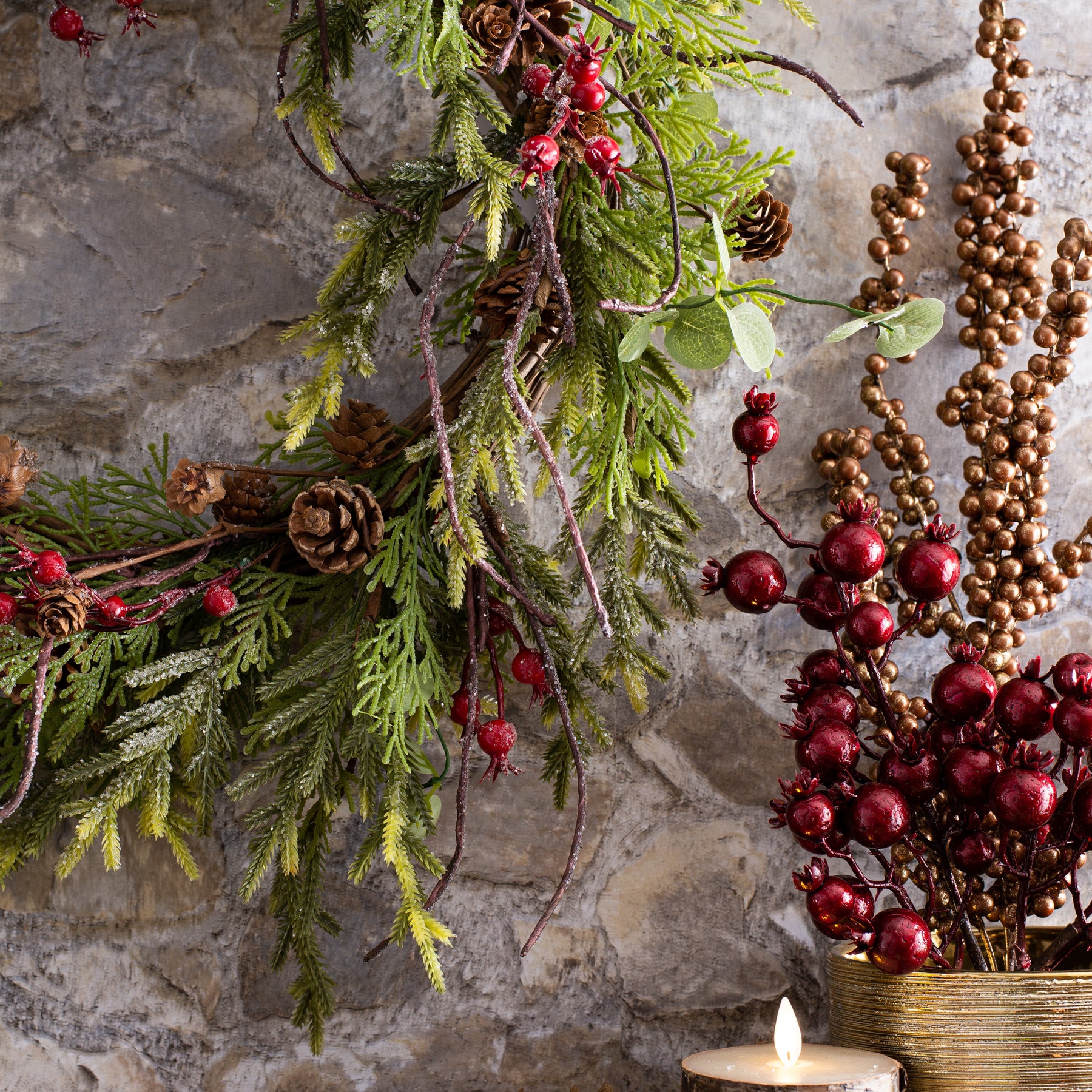 Waterproof Red Berry Christmas Holiday Mantle Garland Table Runner – Darby  Creek Trading
