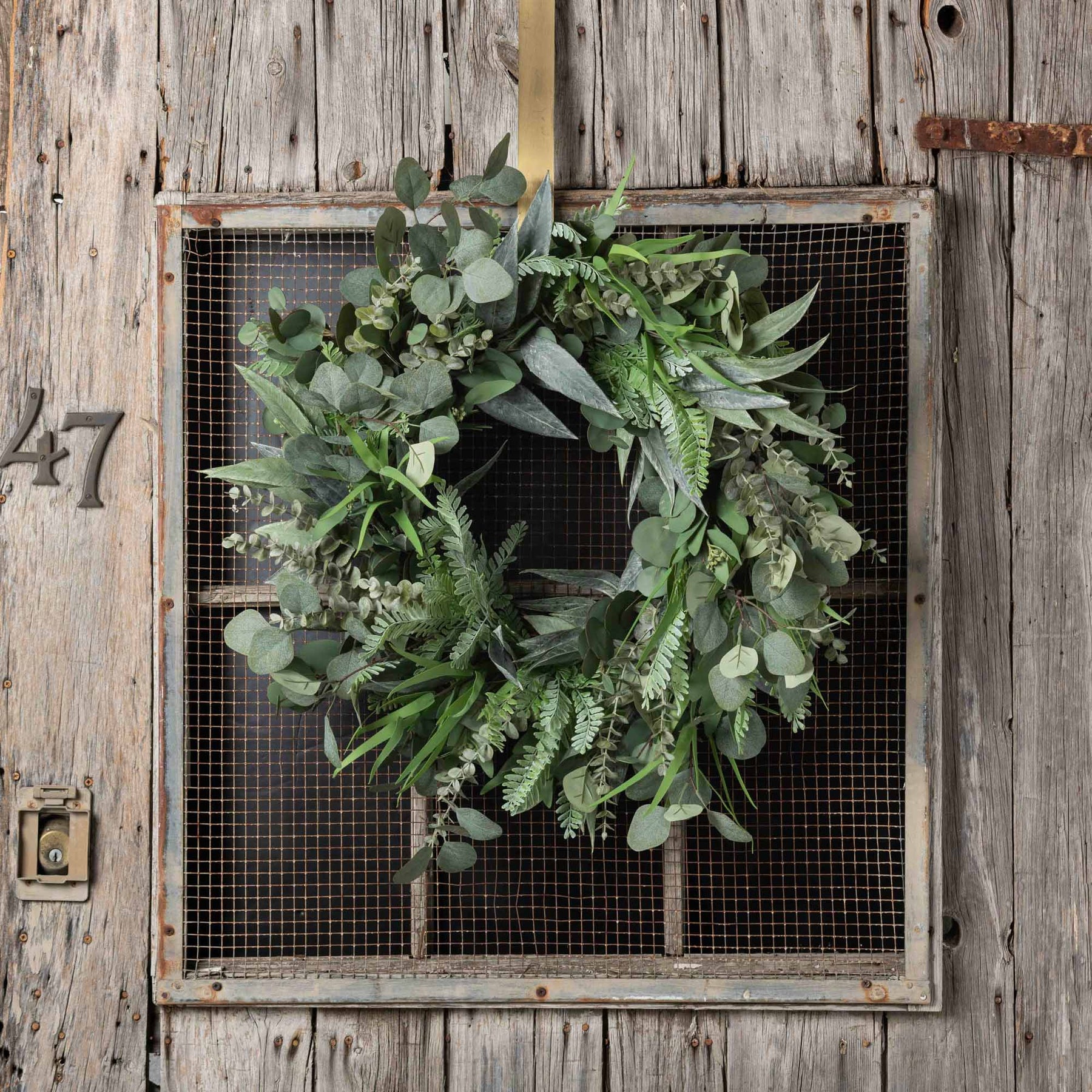 35 Pretty Spring Wreaths Ideas to Adorn Your Door This Season