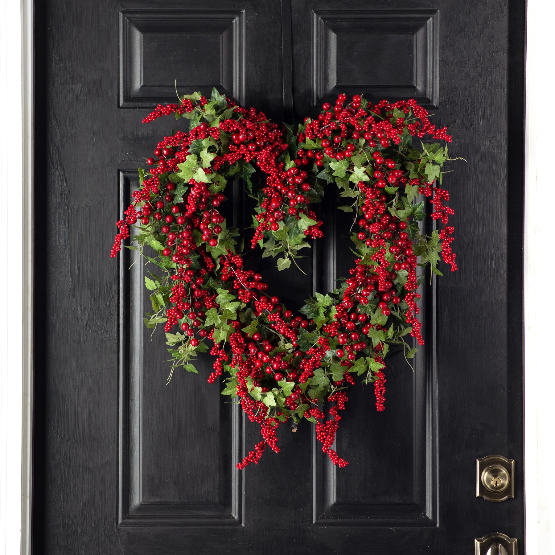 Red Rose, White Dogwood & Ivy Valentine's Heart Wreath – Darby Creek Trading