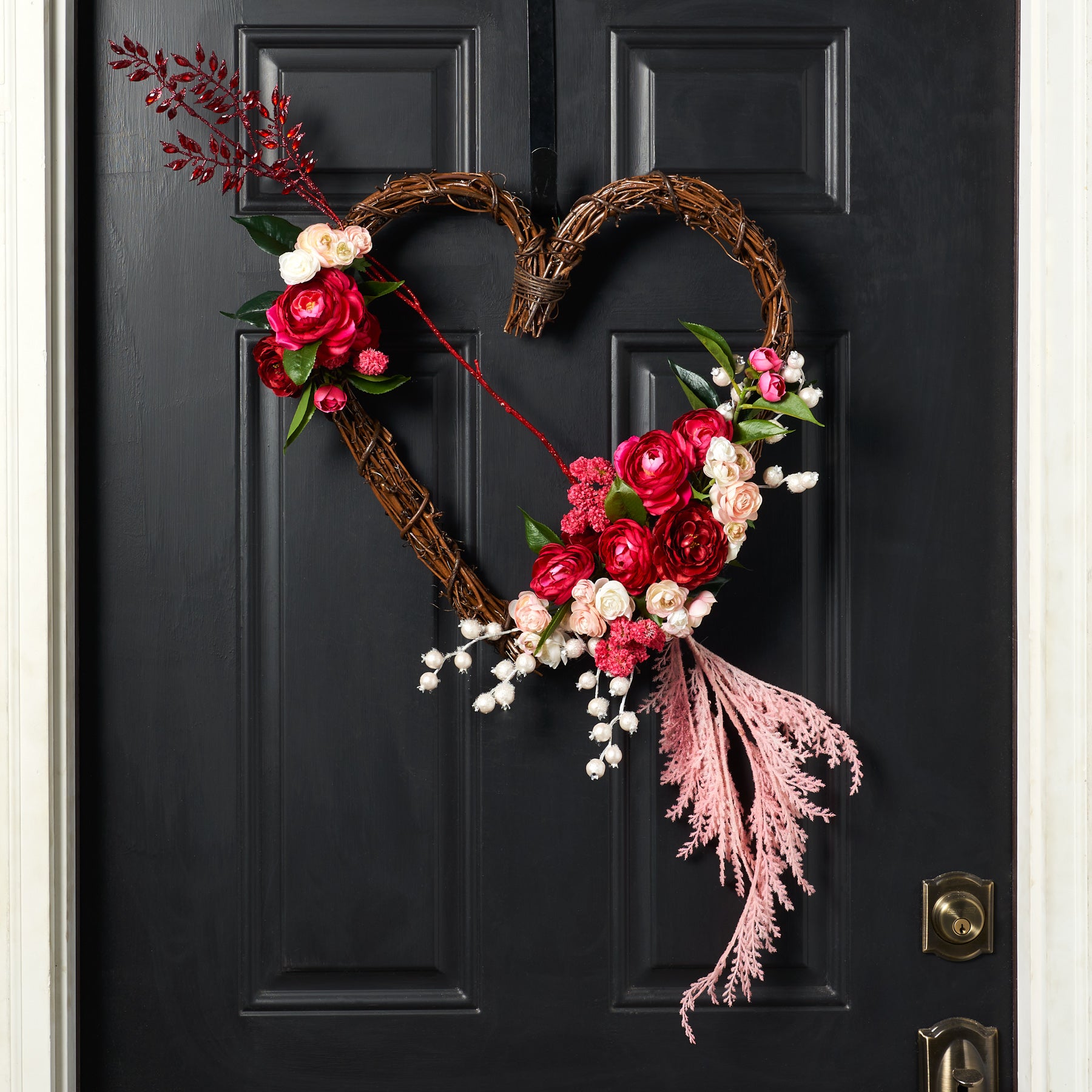 Show Your Love With This Valentine's Day Mickey Shaped Wreath - Decor 