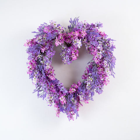 Gypsophila and Strawflowers Babe Heart Wreath – VanCortlandt Farms