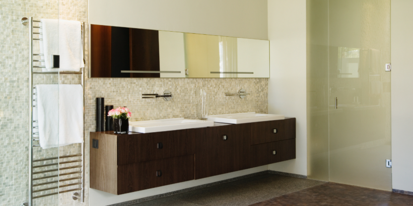 Bathroom with modern vanity