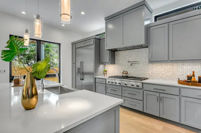 Morden Kitchen with Stylish Splashback Tiles