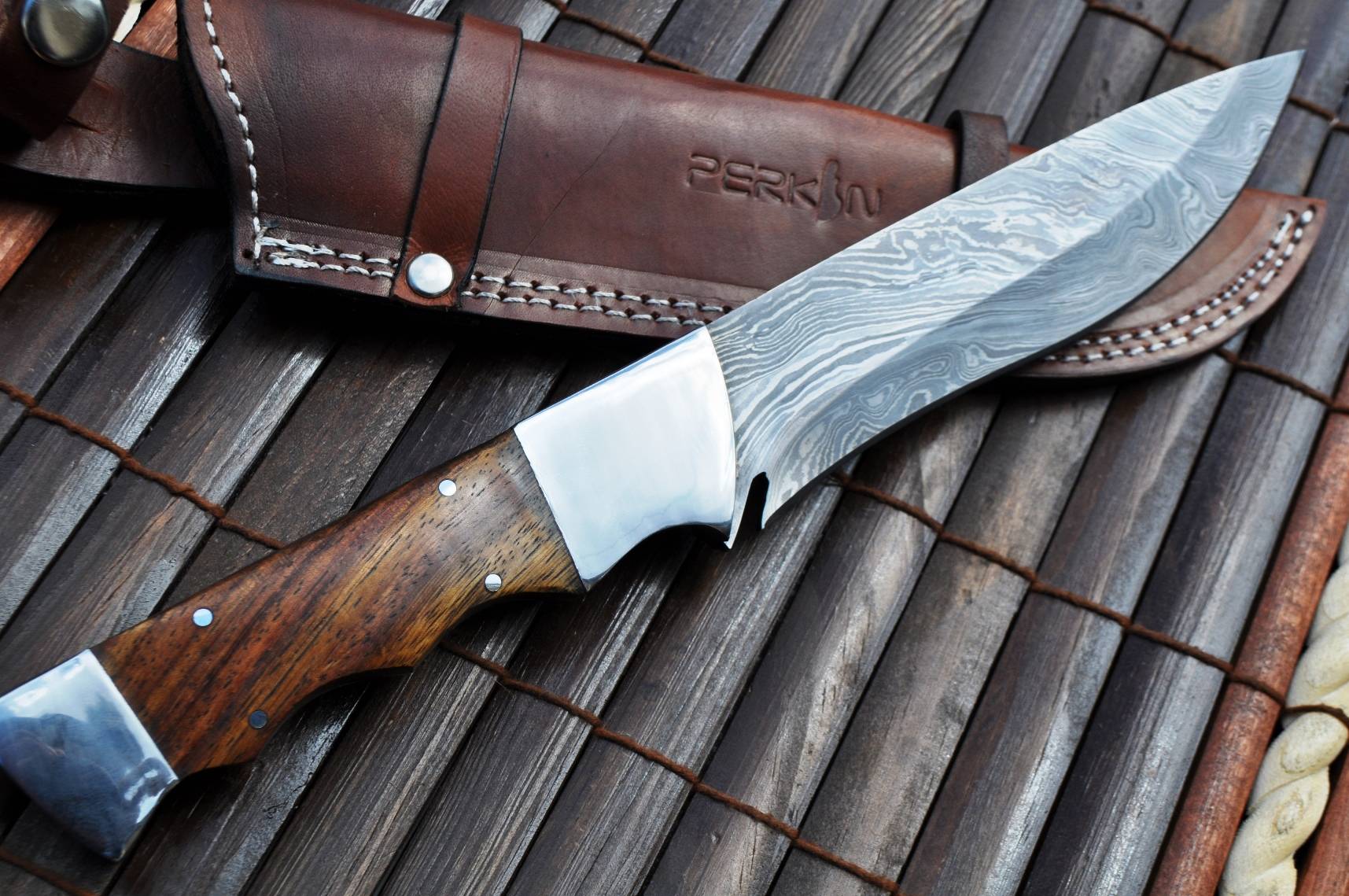 Fixed blade hunting knife with sheath damascus steel blade - Perkin