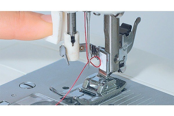 Automatic Needle Threader