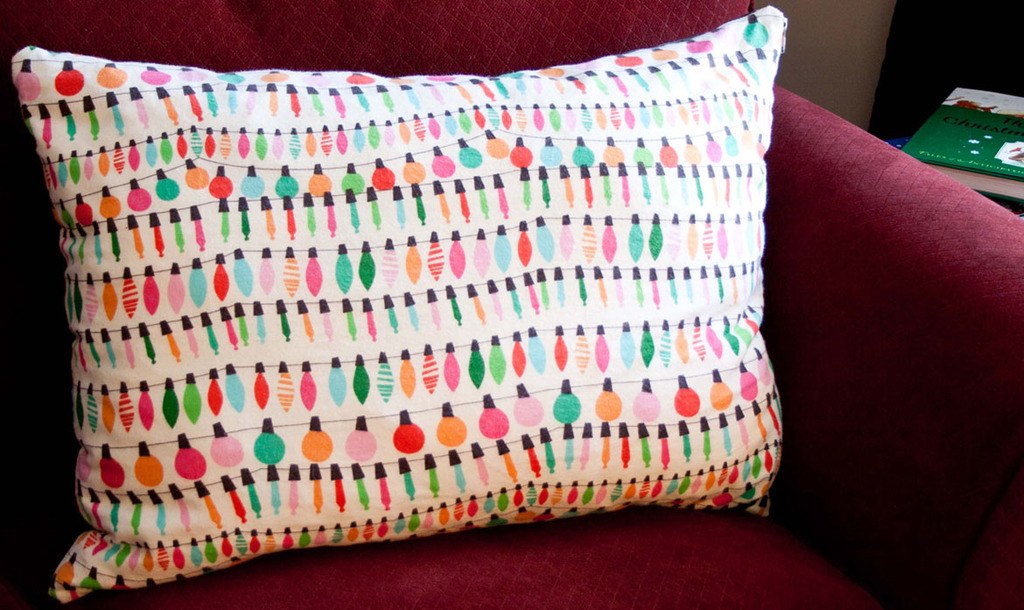 Sewing Parts Online Holiday Fitted Zipper Pillow Cases
