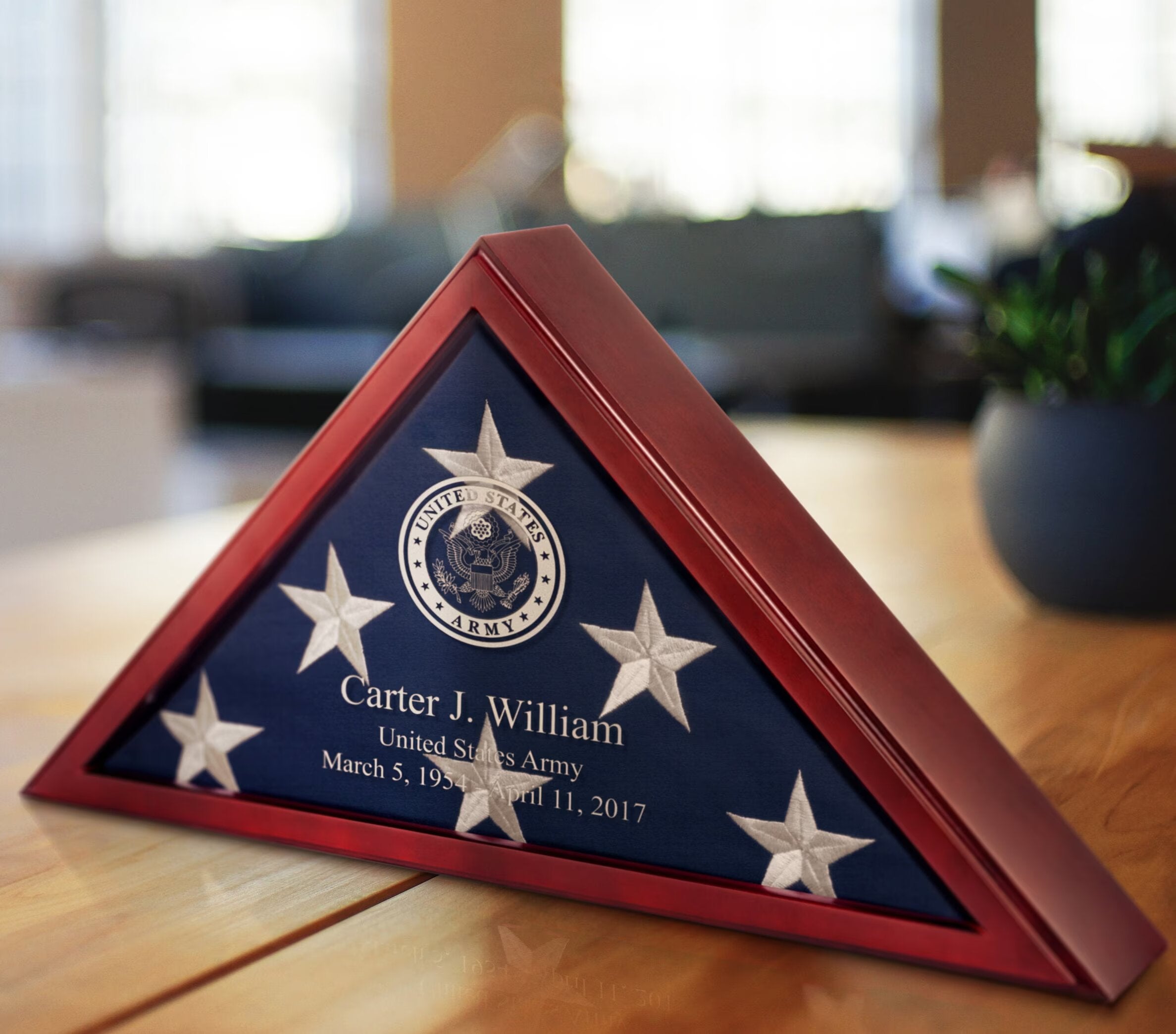 Memorial-Flag-Display-Case2.jpg__PID:d78c1969-bfeb-4810-8f27-8bcca2f6e2f1