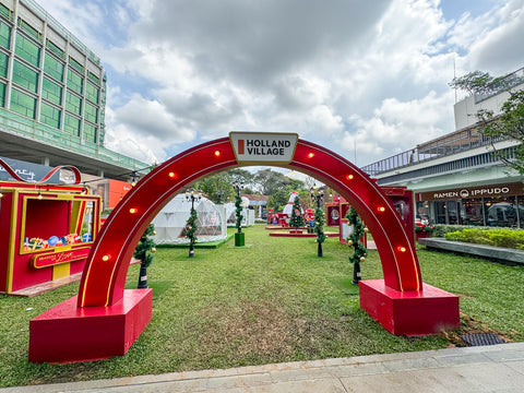 Holland Village gate