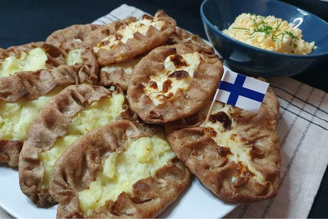 Karelian pies with egg butter