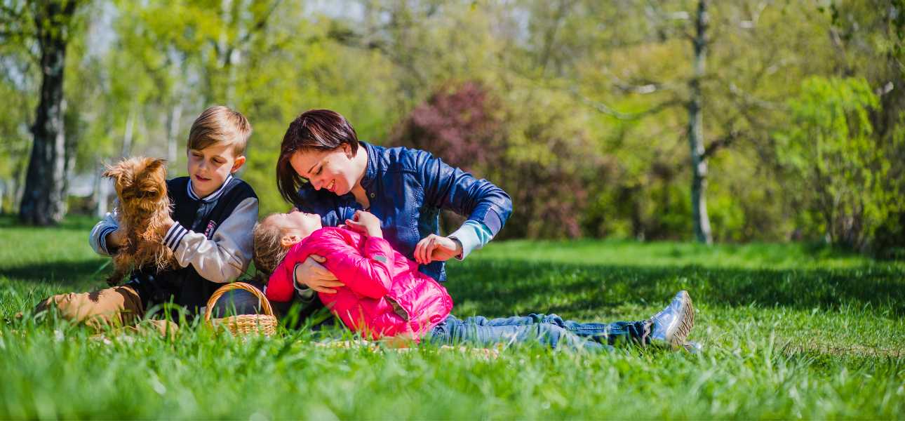 pretty-family-enjoying-sunny-day