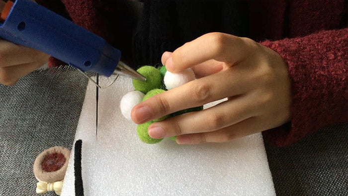 How to make needle felted Christmas potted tree with felted balls