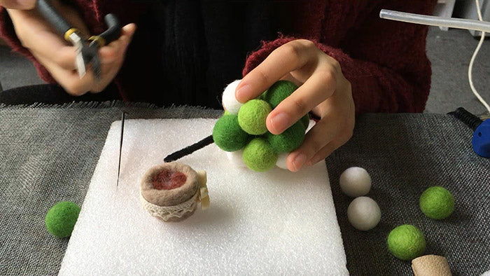 How to make needle felted Christmas potted tree with felted balls