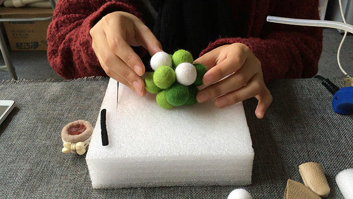 How to make needle felted Christmas potted tree with felted balls