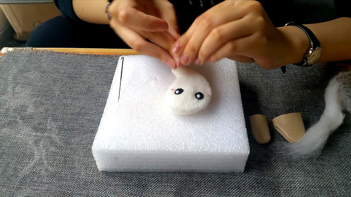 How to make needle felted wool Halloween ghost