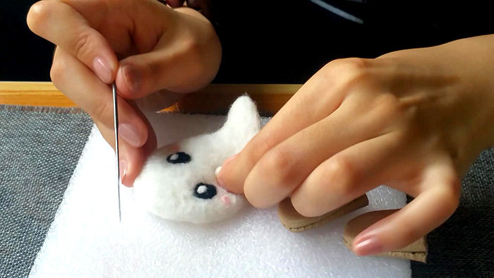 How to make needle felted wool Halloween ghost