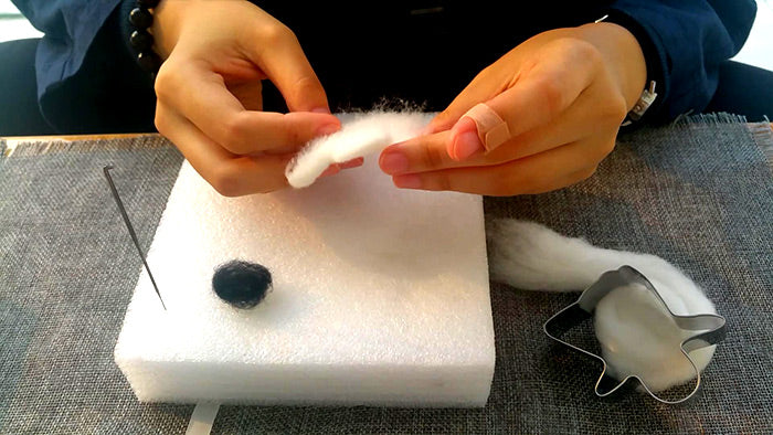 needle felt tutorials for beginners --How to make needle felted Halloween ghost