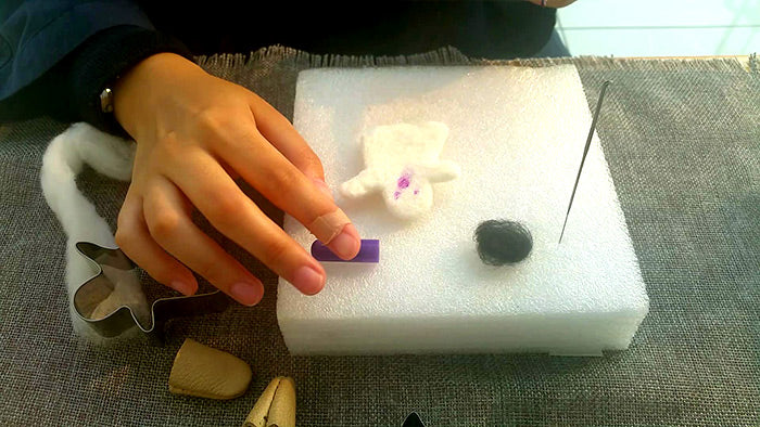 needle felt tutorials for beginners --How to make needle felted Halloween ghost