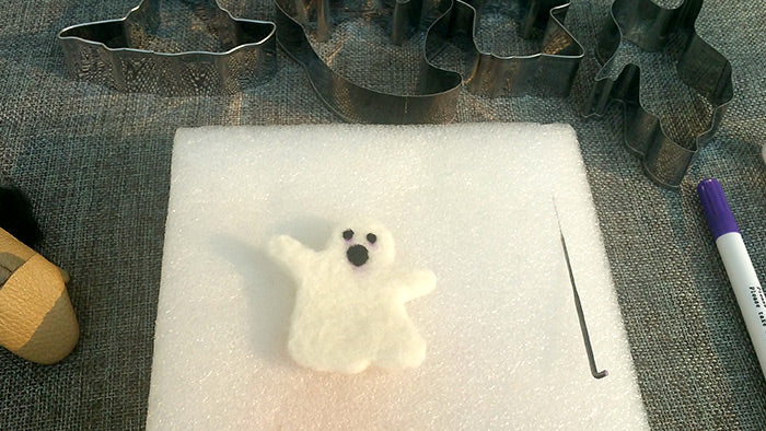 needle felt tutorials for beginners --How to make needle felted Halloween ghost