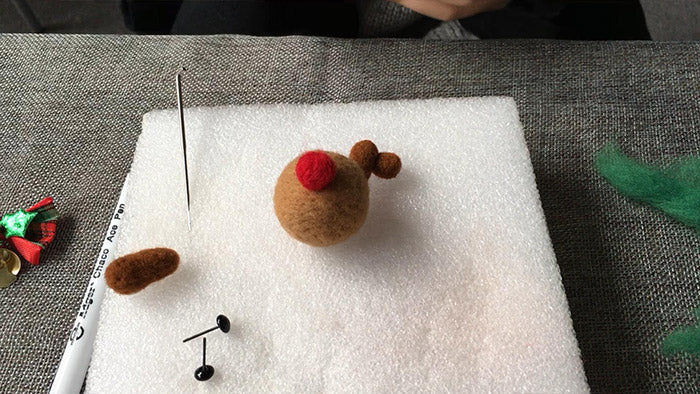 How to make needle felted cute Christmas reindeer