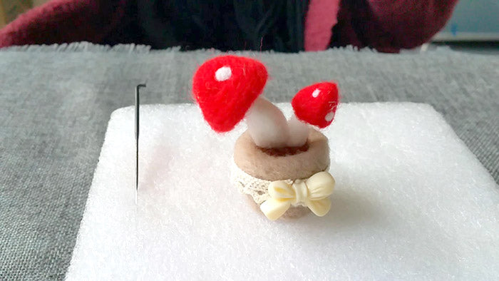 needle felt tutorials for beginners --How to make needle felted potted mushroom