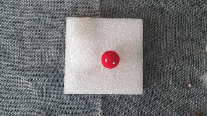 How to make needle felted wool ball with spots and hearts?——3