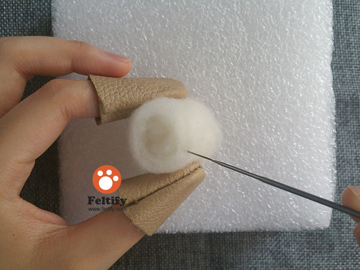 how_to_make_a-needle_felted_wool_ball_tutorials_for_starter_2