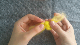 how_to_make_a-needle_felted_wool_ball_tutorials_for_starter_3