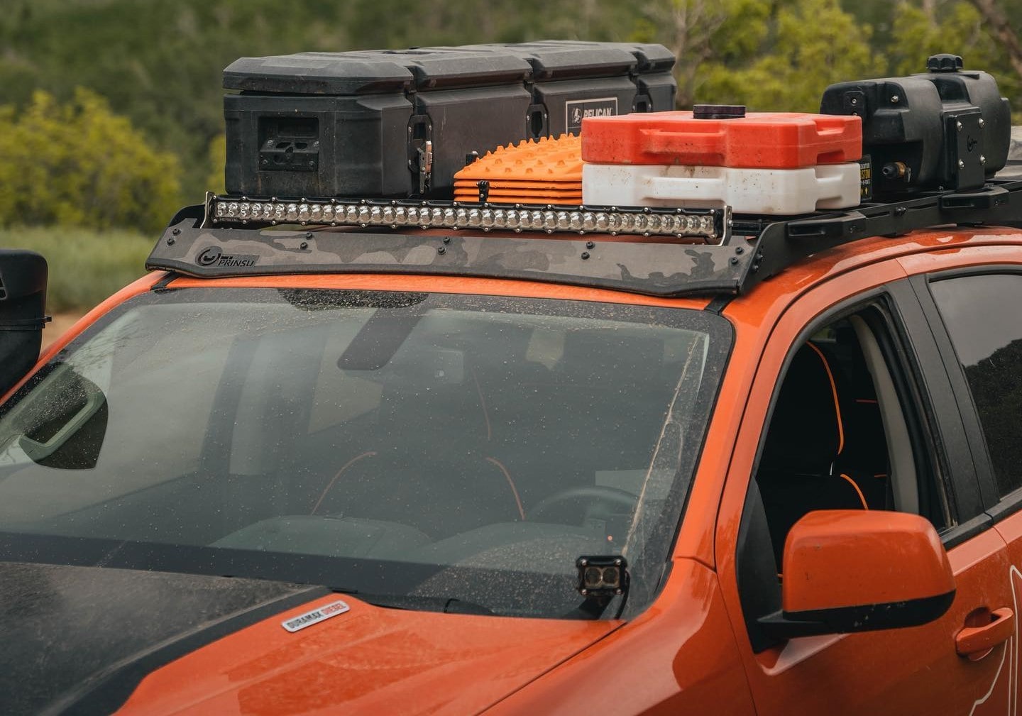 Prinsu Roof Rack with Mounted Accessories