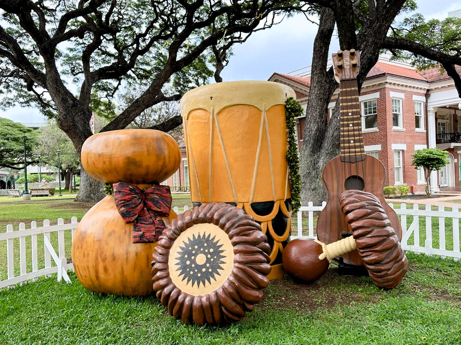 Lavahut - Mele Kalikimaka from Honolulu Hale