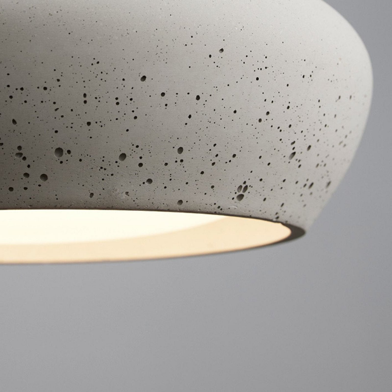 Astoria Minimalist Plaster Flush Mount Ceiling Light-detail (3).webp__PID:7c9d1028-99f0-48b4-a0b8-c0809df3671a