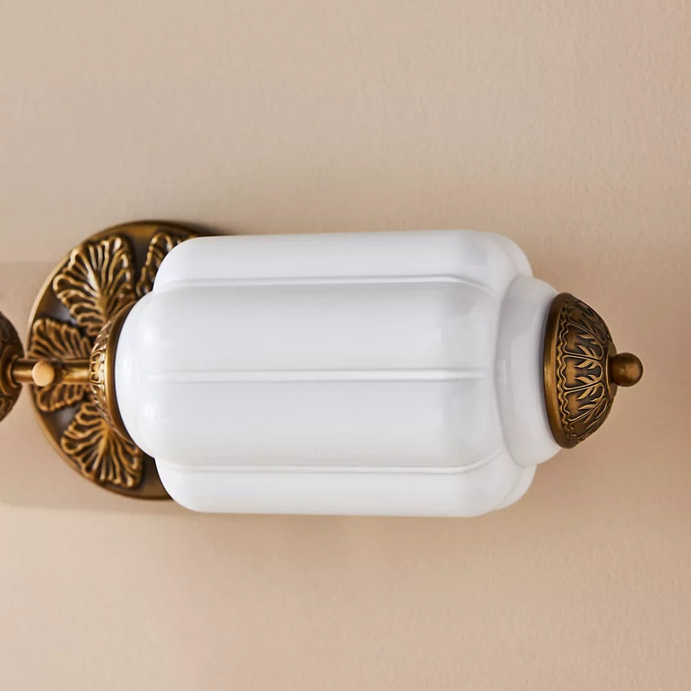 Eirlysia Vintage Eloise Milk Glass Wall Light (4).webp__PID:373f86b4-0ab1-41b2-9af7-27e56f9cab43