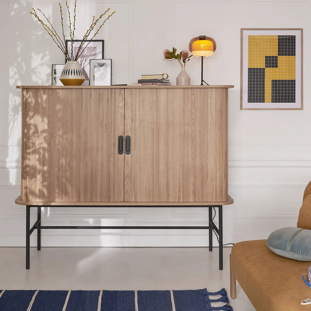 Elvrynor Nordic Colorful Glass Table Lamp scene3.webp__PID:0b883957-0521-4f87-97de-fd879768b6c4