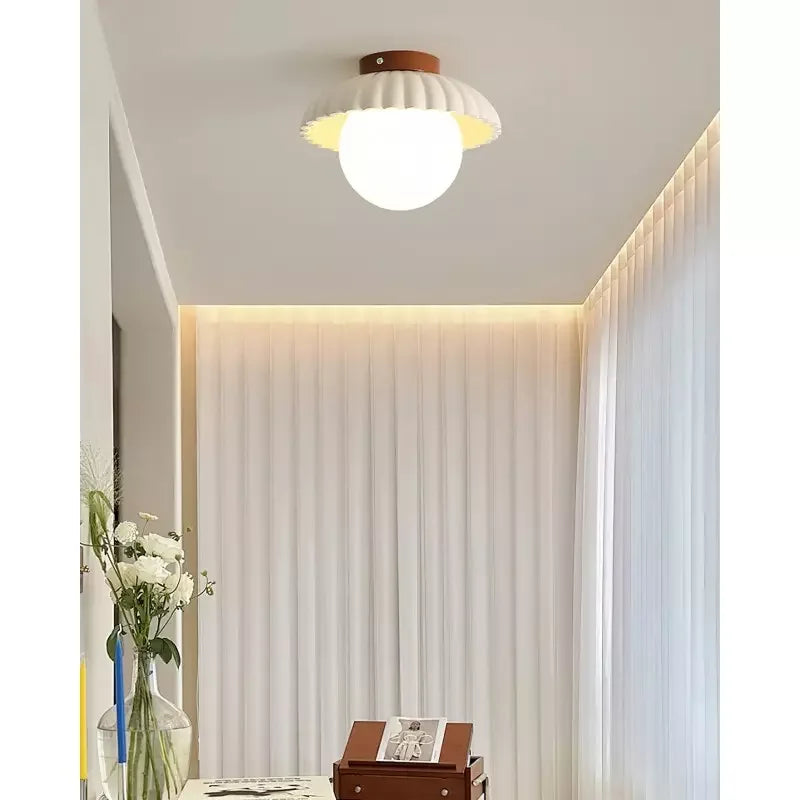 Juno Alien Cream Glass Ceiling Light4.webp__PID:e4a92c5b-4e9a-41ae-b6ca-14f2b723262b