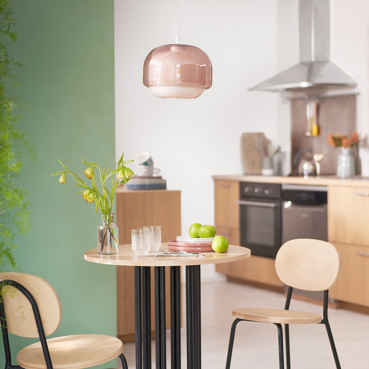 Pericles Spherical Colorful Glass Pendant Light (6).webp__PID:7be6696a-35c9-4e20-a266-cb2174605968