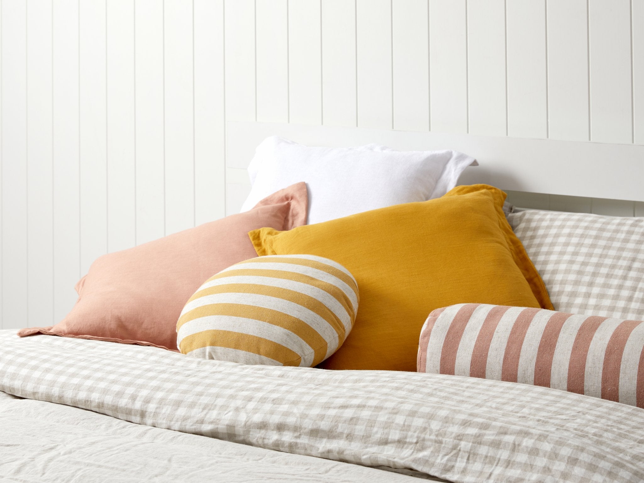 Mocka - Bed and pillows