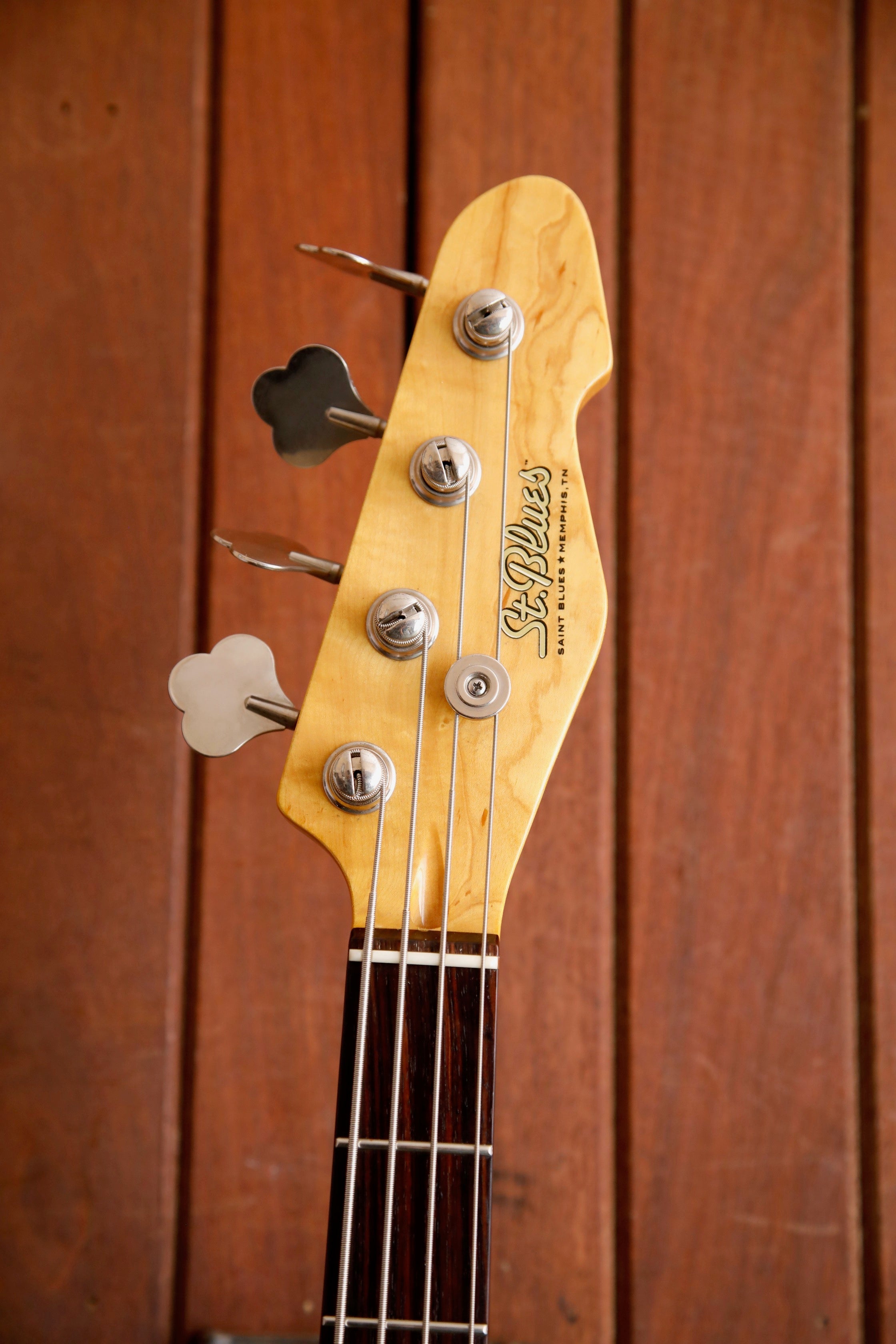 pearl inlays fretboard