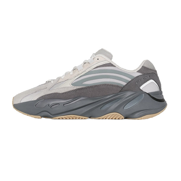 yeezy boost 700 v2 true to size