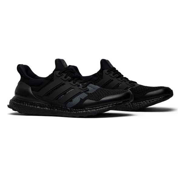 blackout ultra boost