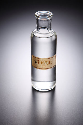 white vinegar in a bottle