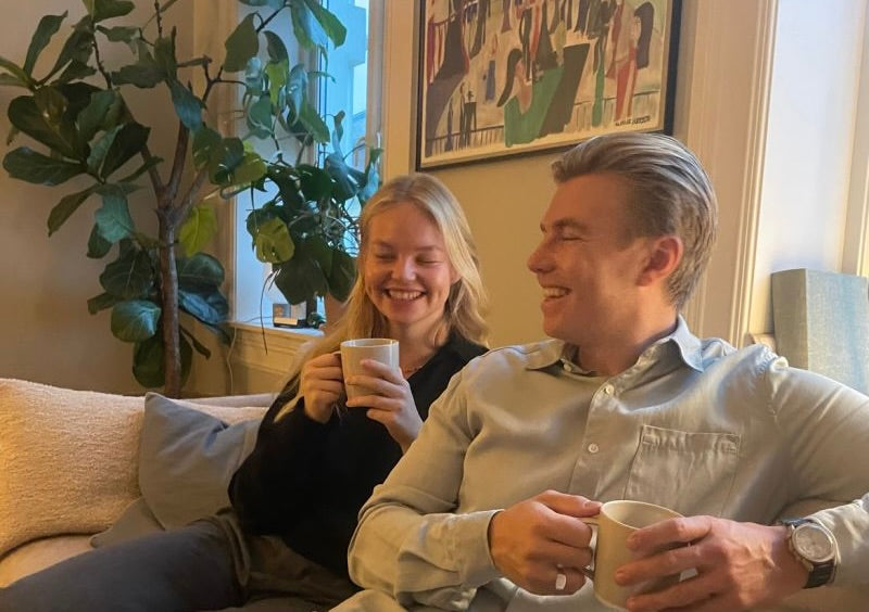 Henriette og Christoffer drikker kaffe og mimrer over testing av prototype