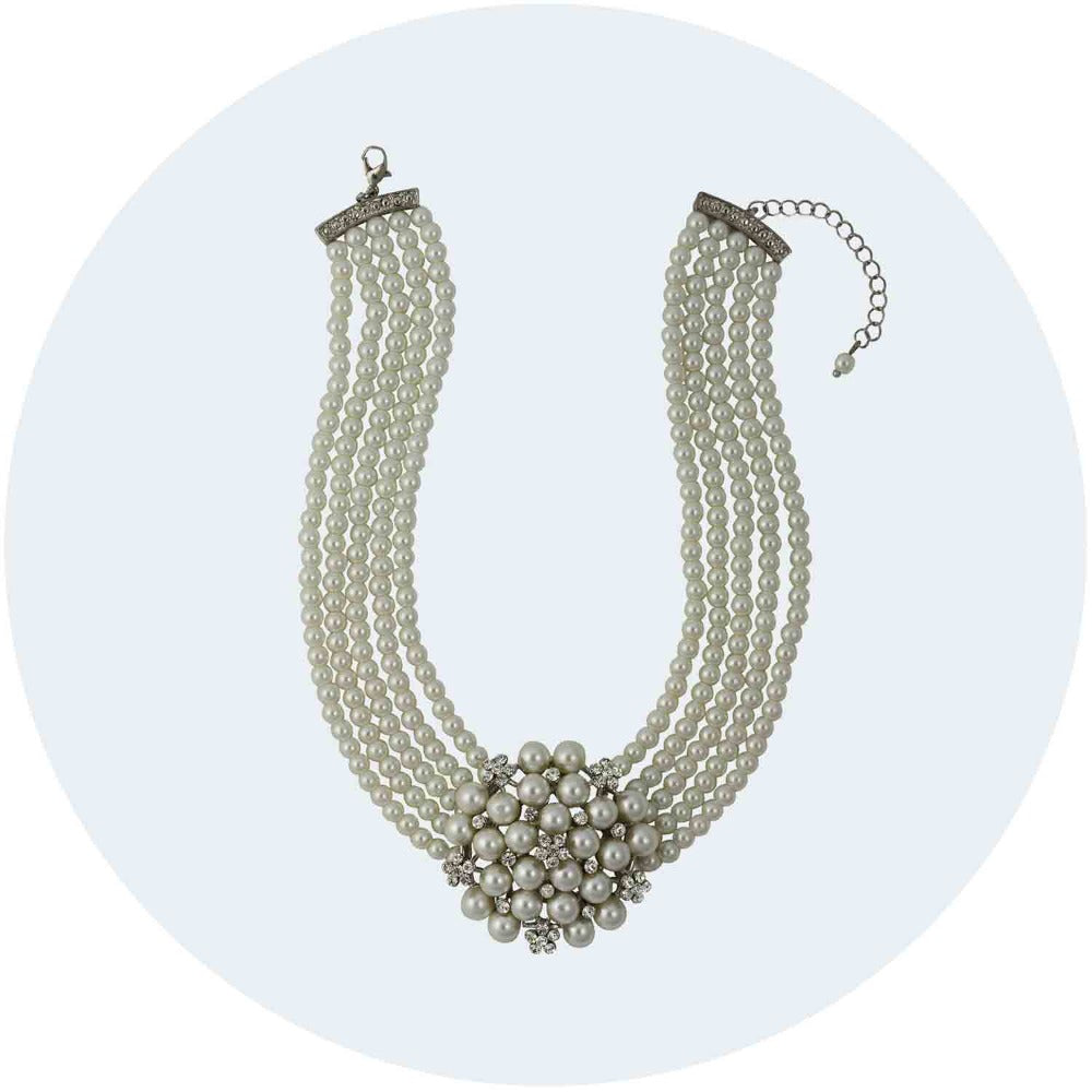 breakfast at tiffany's pearl necklace