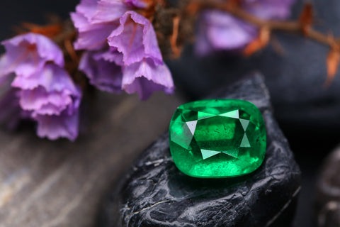 Emerald gemstone - Birthstone of May